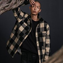 FEAR OF GOD ESSENTIALS FOG 鐳射反光炫彩尼龍衝鋒衣 歷史價格詳細信息