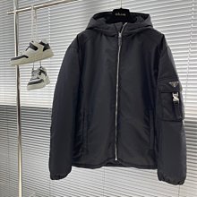 『名品站』PRADA休閒外套 英倫風型男連帽外套 原單大牌 專櫃精品寬鬆連帽棉服商務休閒夾克40AT301 歷史價格詳細信息