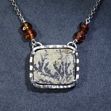 【善觀手作精品】墜子 胸針 兩用 天然 樹枝碧玉 橄欖石 925銀飾 別針 項鍊 寶石 設計 魚 水草 手工 飾品 首飾 歷史價格詳細信息