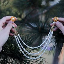 漢服頭飾白色毛球髮夾發冠套裝仙氣流蘇後壓邊夾額飾兩用古風發飾（滿599免運） 歷史價格詳細信息