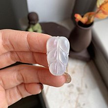 天然冰種翡翠厚裝文殊菩薩帶點底色，尺寸68.4*38.4*8 - 歷史價格詳細信息