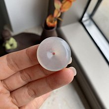 冰潤翡翠圓扣(已配掛繩)  裸石無裂紋局部到冰種種老起膠  實物實拍  裸 翡翠 飾品 收藏【二手】【微淵古董】-3915 歷史價格詳細信息