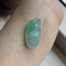 冰飄花蓮花花牌翡翠吊墜掛件 一對價，卡19.9-19.2-4.6，18.6-16.7-3. 歷史價格詳細信息