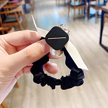 「由畫而生」珍珠髮圈水鑽山茶花頭繩女韓國東大門馬尾扎頭髮髮繩丸子頭皮套潮 歷史價格詳細信息