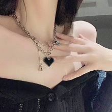 韓國字母開心小圖中筒襪-白底 歷史價格詳細信息