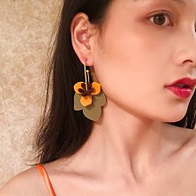 「由畫而生」歐美夸張度假風花朵流蘇長款大毛毛球女個性冷淡風耳釘耳環耳夾歐韓 歷史價格詳細信息
