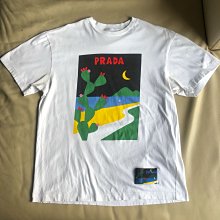 Prada T恤 上衣 貼膚舒適，耐看又好穿，經典簡約logo設計，極簡主義百搭造型單品高級又時髦 歷史價格詳細信息