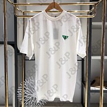 Prada T恤 上衣 貼膚舒適，耐看又好穿，經典簡約logo設計，極簡主義百搭造型單品高級又時髦 歷史價格詳細信息