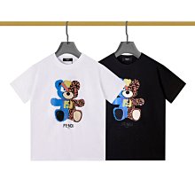 款式：芬迪Fendi彩虹羊毛毛衣顏色：圖片色尺碼：S-XXL面料：羊毛：全套無性別區分 男女同款 NO15894 歷史價格詳細信息