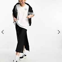 (嫻嫻屋) 英國ASOS-adidas 白色高領黑色側邊三線LOGO長袖上衣 EJ23 歷史價格詳細信息