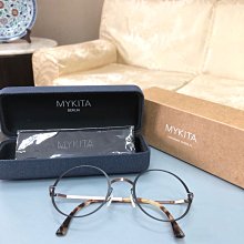 保留中...WH28436【四十八號老倉庫】全新 早期 義大利製 鐵罩 鐵柄 塑鋼底座 旋鈕三段開關 立燈 落地燈 歷史價格詳細信息