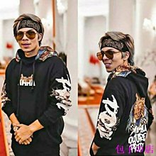 包子の店克萊因藍套頭毛衣男秋冬季韓版潮牌針織衫情侶設計感連帽線衣外套 TF1 歷史價格詳細信息