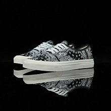 Vans Vault Authentic One-Piece VLT LX  黑白 休閒鞋 板鞋 VN0A5HTG41Z 歷史價格詳細信息