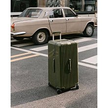 RIMOWA Essential Trunk Plus 33寸 白色 行李箱 大容量 83280664 正品 98成新 歷史價格詳細信息