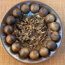 自有收藏 奇幻小說~《美麗魔物》四部曲之一 卡蜜 嘉西亞＆瑪格麗特 史托爾 著 尖端出版 ISBN:9571044482 歷史價格詳細信息