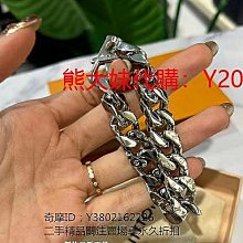 代購 LV Giant Monogram M67690 零錢包 卡夾 鑰匙包 歷史價格詳細信息
