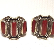 【一品軒】《珊瑚女王》ISBN：9789868839472│要有光│牧童│二手 歷史價格詳細信息