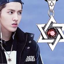 簡約飾品個性朋克男士飾品 復古法國鳶尾花十字架鈦鋼戒指 紅黑鋯石指環-鴻運飾品 歷史價格詳細信息