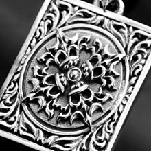 純銀唐卡吊墜嘎烏盒西藏黑黃財神綠度母大黑天菩薩佛牌護身符項鍊 歷史價格詳細信息