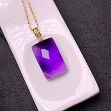 天然鈦晶平安無事牌吊墜，晶瑩剔透，純手工打磨拋光，顏色金黃，精緻完美，性價比超高，實物超美！佩戴招財聚財，18.7x9.6x4.8mm 歷史價格詳細信息