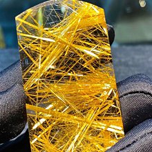 天然鈦晶平安無事牌吊墜，晶瑩剔透，純手工打磨拋光，顏色金黃，精緻完美，性價比超高，實物超美！佩戴招財聚財，18.7x9.6x4.8mm 歷史價格詳細信息