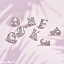 胸針 別針 女王字母胸針女韓國奢華大氣胸花高檔徽章裝飾別針開衫扣衣服配飾 衣服配飾-寶島百貨 歷史價格詳細信息