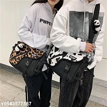 【熱賣精選】單肩包斜挎包潮牌背包嘻哈帆布郵差包休閑包男女街頭韓版平板掛包 歷史價格詳細信息