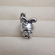 足銀999小兔子吊墜，寬1.1cm，高:1.8cm，保真 -2146 歷史價格詳細信息
