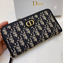 現貨直出 DIOR 迪奧 24夏季新款休閒字母T恤印花刺繡男女百搭時尚寬鬆短袖 明星大牌同款服裝 歷史價格詳細信息