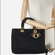 Christian Dior 經典款 LOGO 皮夾 ， 保證真品  超級特價便宜賣 歷史價格詳細信息