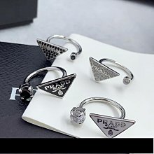 P家 普 拉 達 新品三角標字母胸針 歷史價格詳細信息