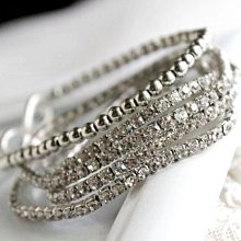 ☆Mimi飾品☆ 浪漫甜美＊典雅白色緞帶滿天星花朵水鑽＊別針/胸針＊180元 歷史價格詳細信息