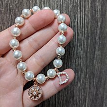 字母D珍珠胸女高檔精致簡約氣質別高級感胸花西服衣服配飾品~告白氣球 歷史價格詳細信息