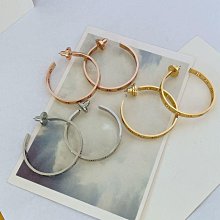 歐美時尚新款熱銷 Tory Burch TB輕奢簡約通勤琺瑯釉水鉆 小巧三件套組合金屬耳釘 耳環 明星大牌同款首飾 歷史價格詳細信息