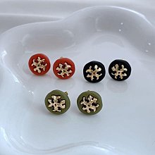 熱銷新款 新款樹脂手镯 采用星星造型水晶和品 牌logo重新演繹 明星大牌同款服裝包包 歷史價格詳細信息