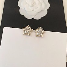 新款熱銷 小香歐美個性鑲鉆字母吊墜山茶花耳環女 明星大牌同款首飾 歷史價格詳細信息