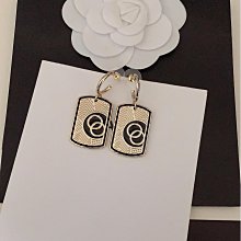 耳鉤高級感仿施華洛珍珠耳釘 節日禮物輕奢氣質耳鉤法式耳跟 歷史價格詳細信息