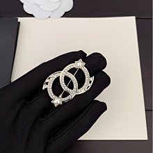 新款熱銷 小香歐美個性字母珍珠迷你小耳針兒女高級感名媛 明星大牌同款首飾 歷史價格詳細信息