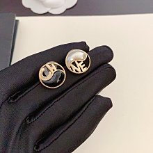 新款熱銷 小香歐美復古黑白鉆小米珠字母耳釘耳環 明星大牌同款首飾 歷史價格詳細信息