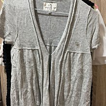 美國真品 A&F Abercrombie &Fitch 圓領白底印刷圓章圖案 S號 短T恤上衣 免運費 愛Coach包包 歷史價格詳細信息