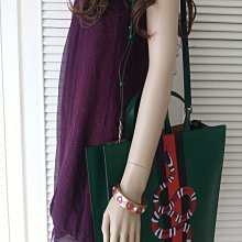 全新 BCBG 宮廷大方領 經典好穿款 優雅黑色 超美雪紡燒花 絲絨洋裝 M,L碼可 歷史價格詳細信息