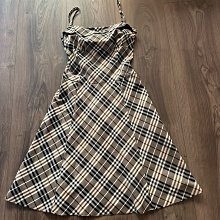 Burberry 藍標格紋毛短褲~ 歷史價格詳細信息