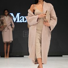 狐狸姬，莫拉露肚中洞短版瑜珈衣路跑運動衣(單上衣)M-XL 歷史價格詳細信息