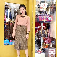 【NA She.歐美精品進口服飾名品】LOUIS VUITTON LV 可可棕色透明超厚實粗版全球限量限定款合金LOGO字體設計壓克力造型手環MP1000 歷史價格詳細信息