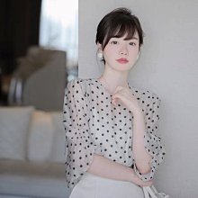 】《夏日溫柔的故事（平）》ISBN:9577333869│新雨│花井愛子, 鄭清清│八成新 有章釘(K31) 歷史價格詳細信息