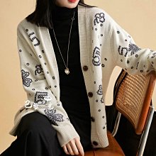 ????巴黎小時光????無分店 ✈️  花藝秋 巴素蘭羊毛 刺繡圓領長袖抗起球羊毛衫 DT10027   PN 歷史價格詳細信息