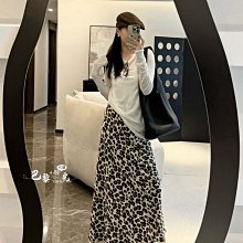 ✈️ 巴黎小時光 ✈️  隨時在線顏值 精緻的無可挑剔 重工立體貼花釘鑽寬鬆長袖白襯衫 MU 歷史價格詳細信息