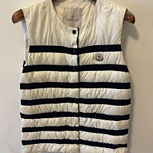 已售完  黑/白兩色可選 - PS4 三合一主機支架座 - 雙手把充電座.雙散熱風扇 多功能底座 ~ 歷史價格詳細信息