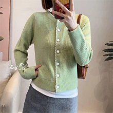 ✈️ 巴黎小時光 ✈️  甜美預設 法式浪漫與溫柔 鏤空花邊翻領琺瑯扣莫代爾棉襯衫  MU 歷史價格詳細信息