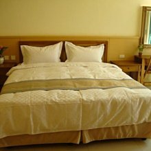 【悠遊網內湖店】週五不加價! 有期限! 高雄國賓大飯店港景家庭房住宿券(早餐+三溫暖+飲料)*2特惠價只要 3,250元 歷史價格詳細信息